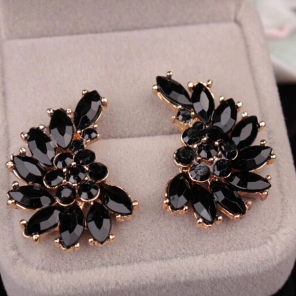 Jewelry - Statement Stud Earring